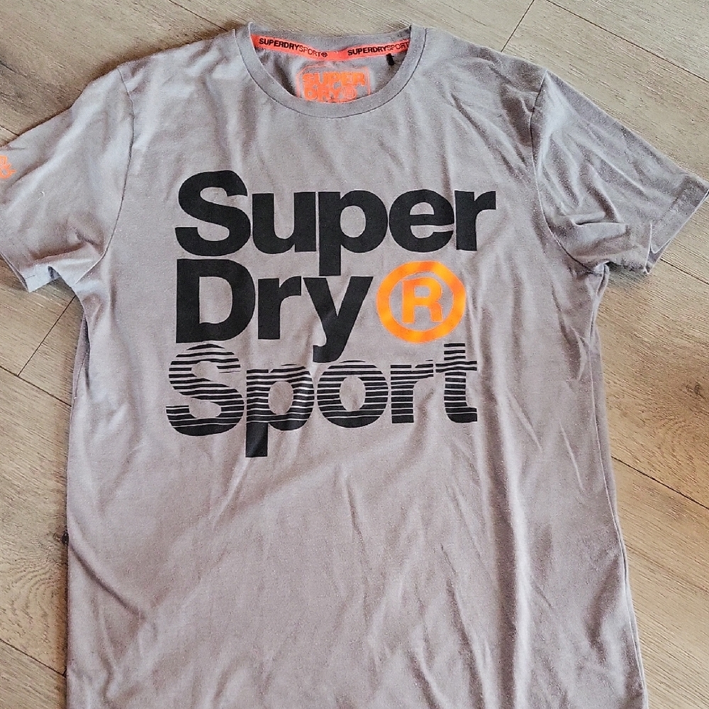 Superdry l Medium l Gray and Orange Short Sleeve Tee l Mens
